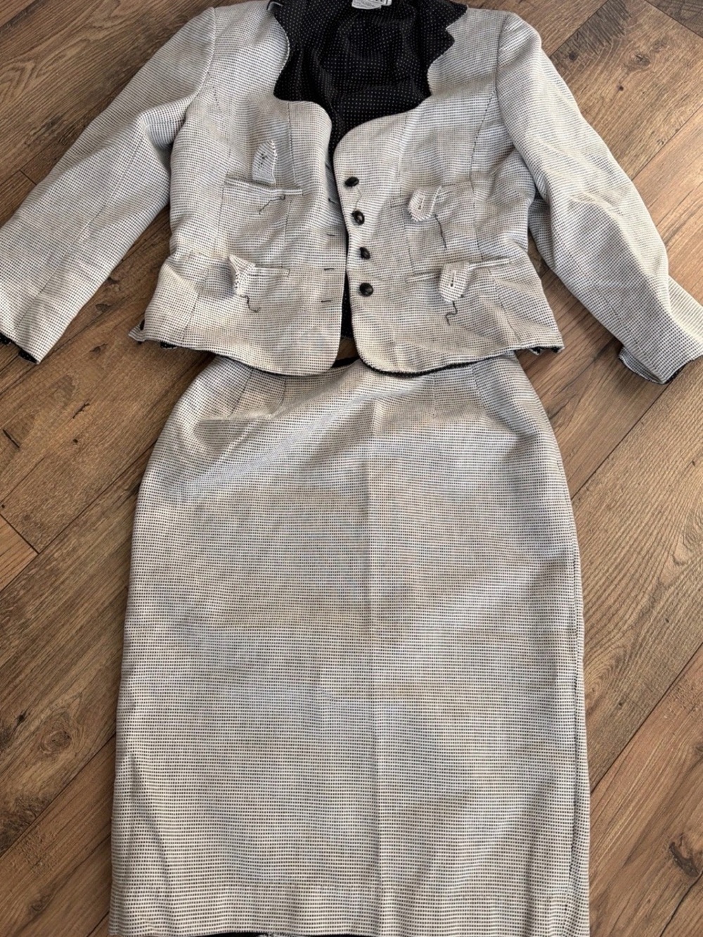 Carlisle Women's Black White Houndstooth Jacket & Skirt Suit Set Size 8/6